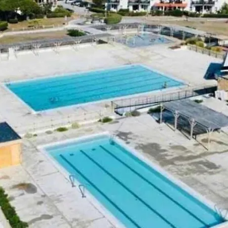View With Pool Apartment